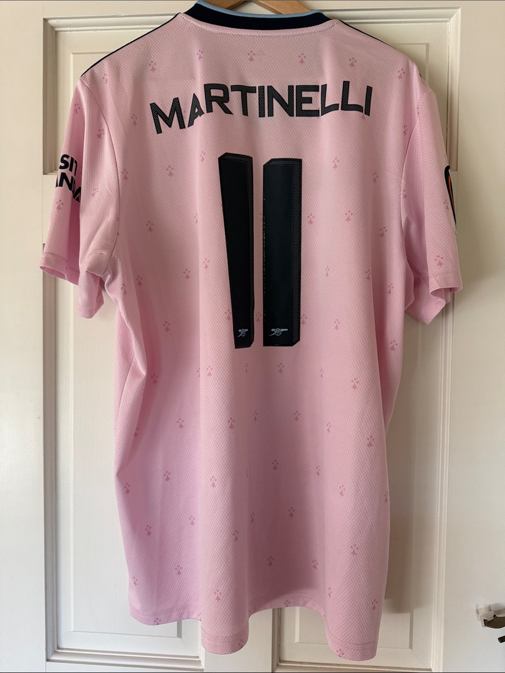 ARSENAL AUTHENTIC JERSEY- adidas
(supporter version, no 11) - Picture 9 of 16